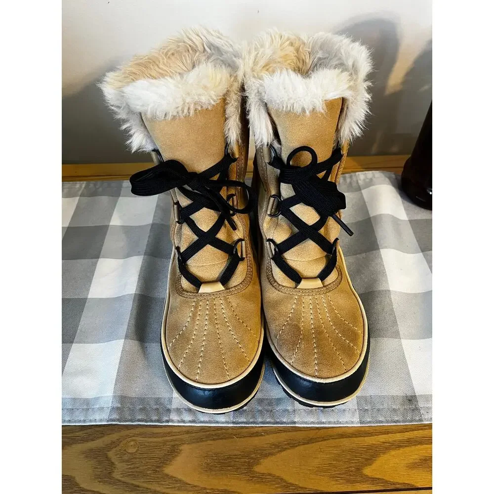 Sorel gently preowned